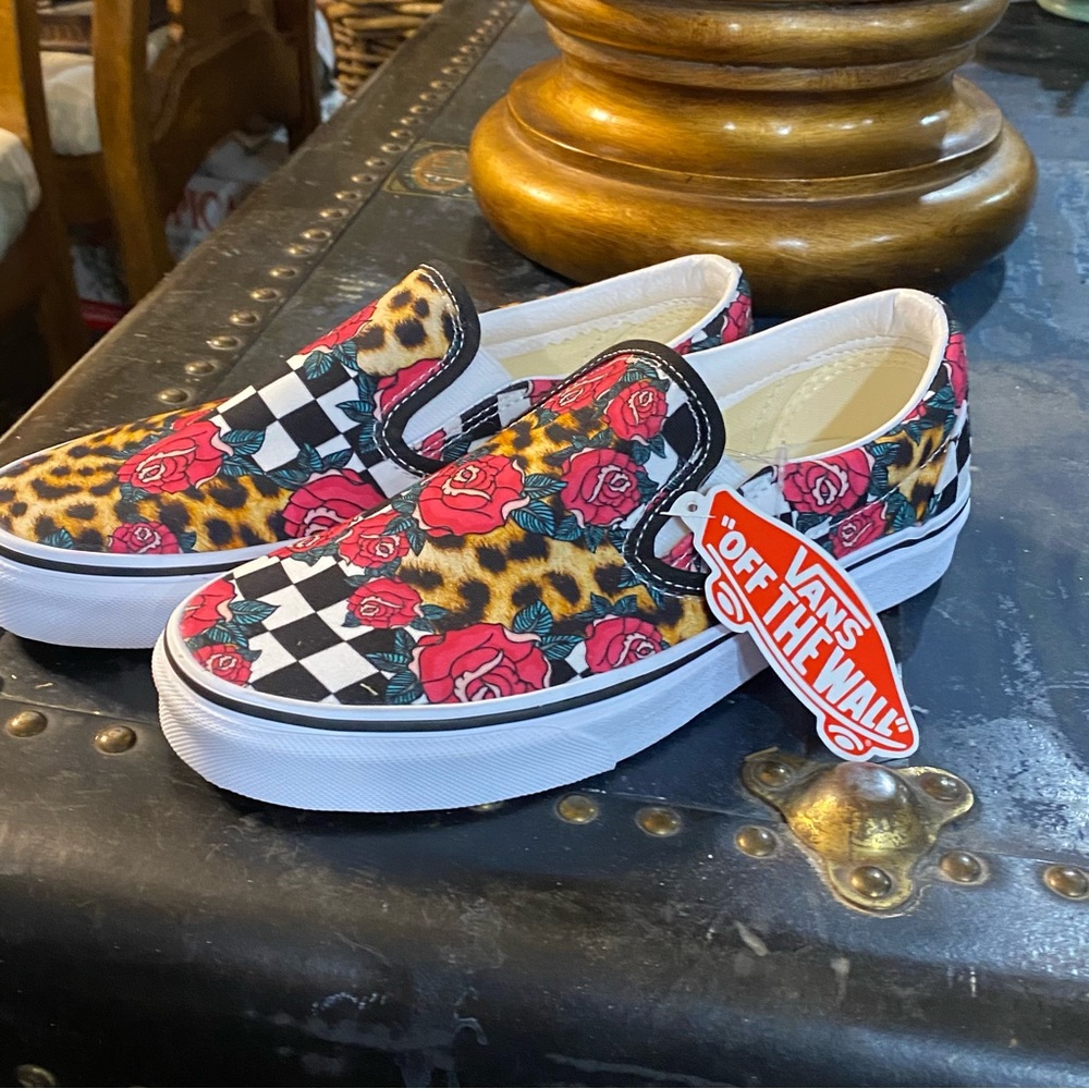 Vans Leopard Rose Checker warped floral sneaker Men’s 5 Women’s 6.5